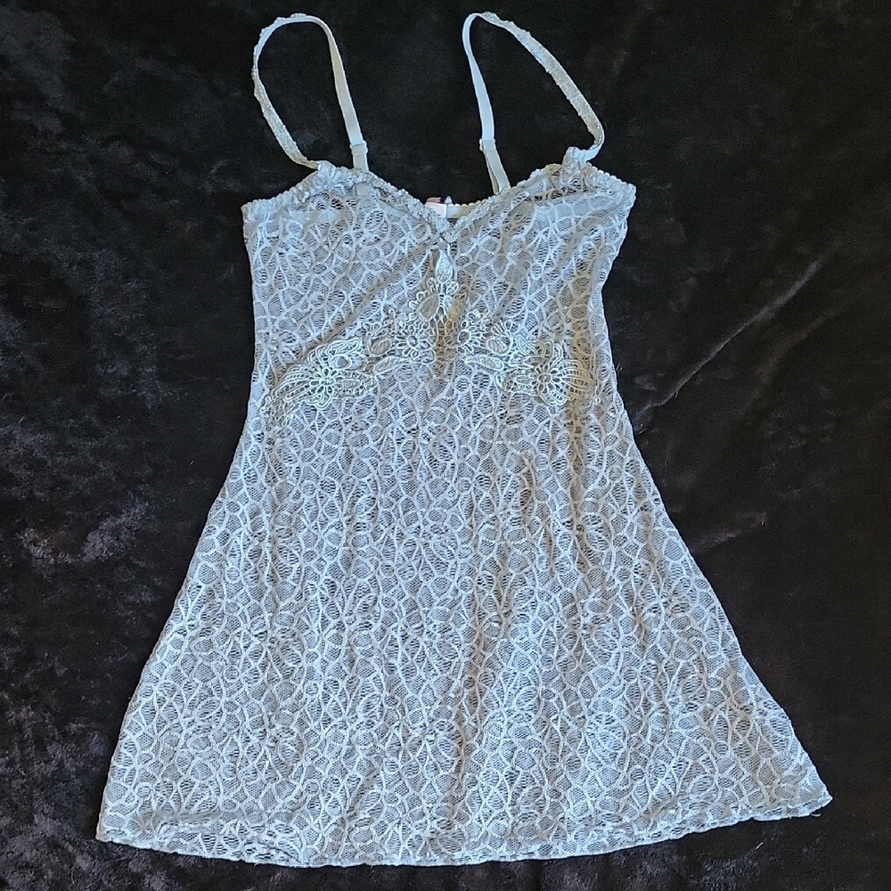 Elegant Moments Lace Chemise in White